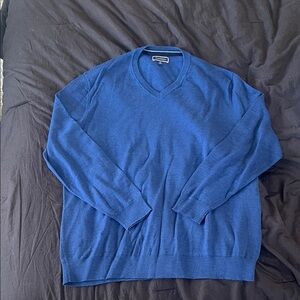 Club Room Men's Deep Blue V-Neck Sweater